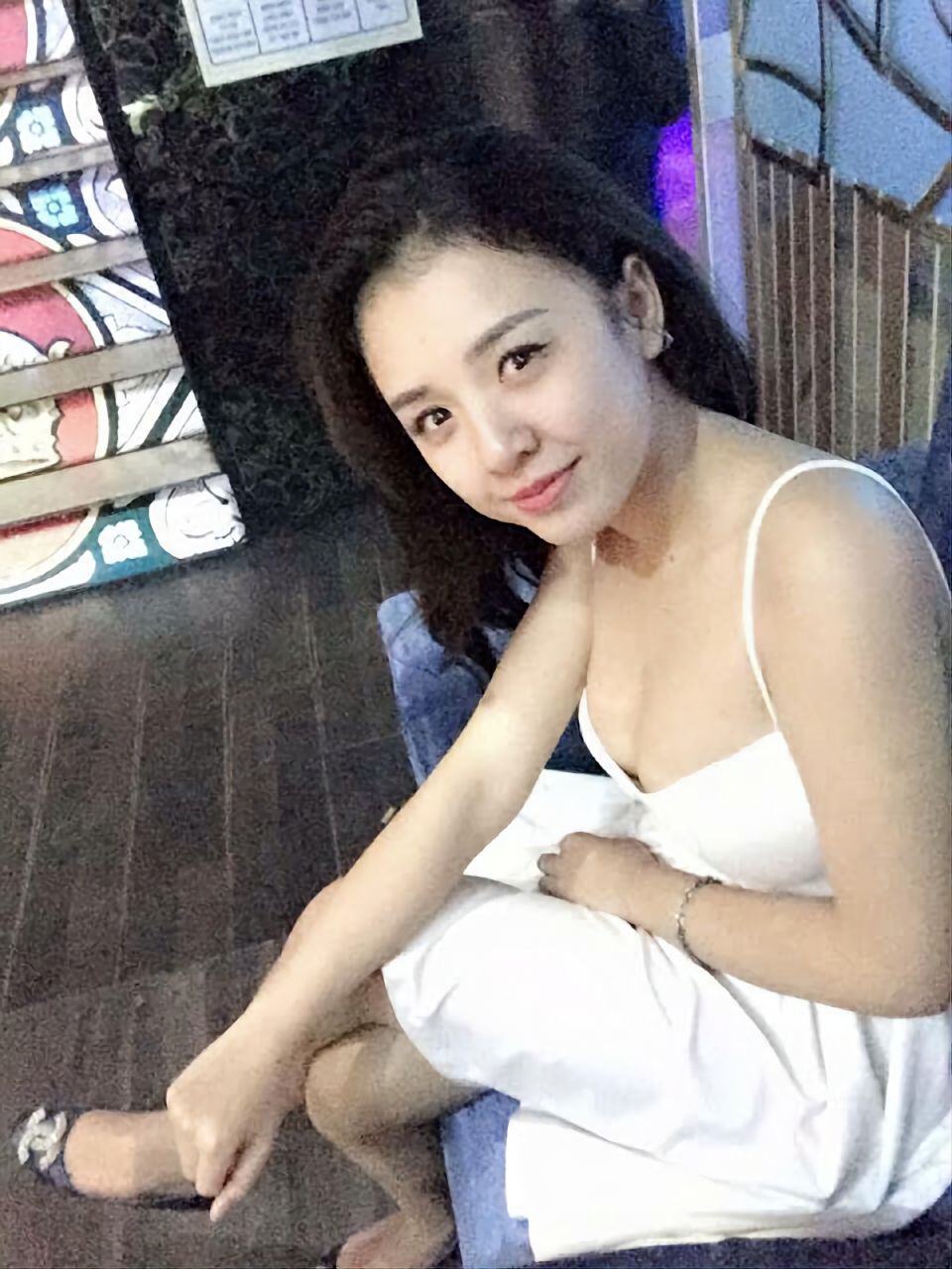 Asian Vietnam Girl Selfie - DJ Kiều Max