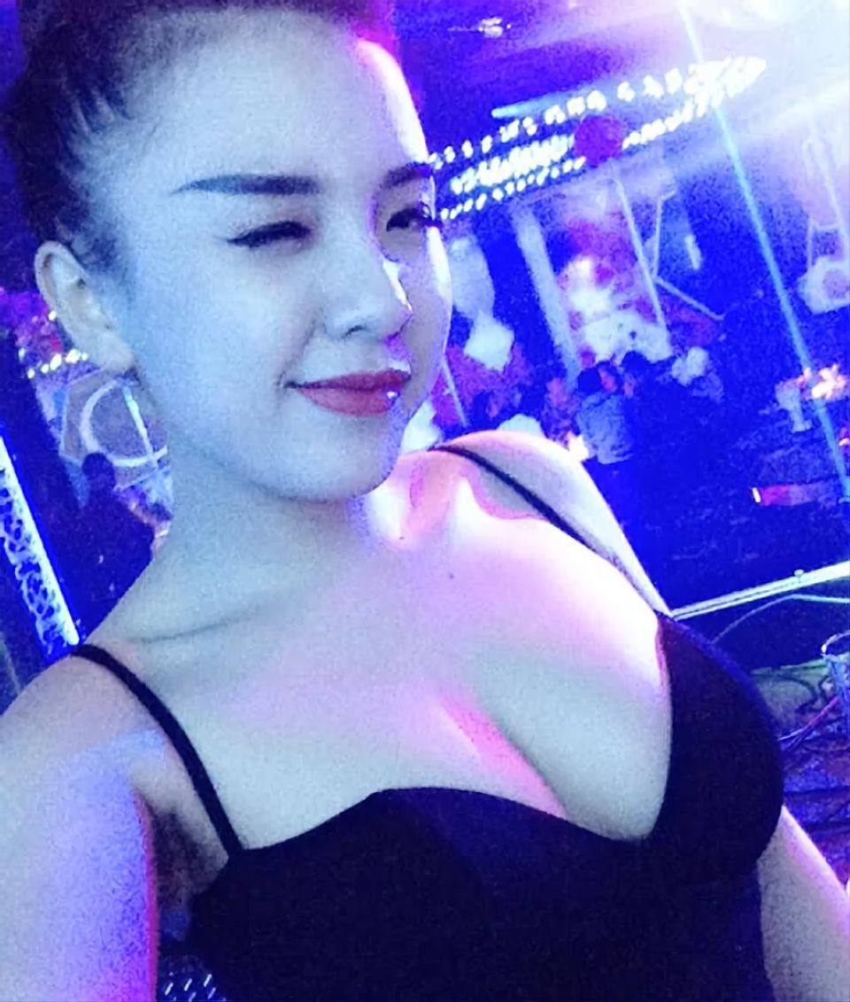 Asian Vietnam Girl Selfie - DJ Kiều Max