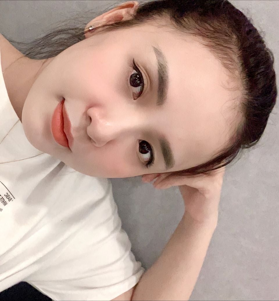 Asian Vietnam Girl Selfie - DJ Kiều Max