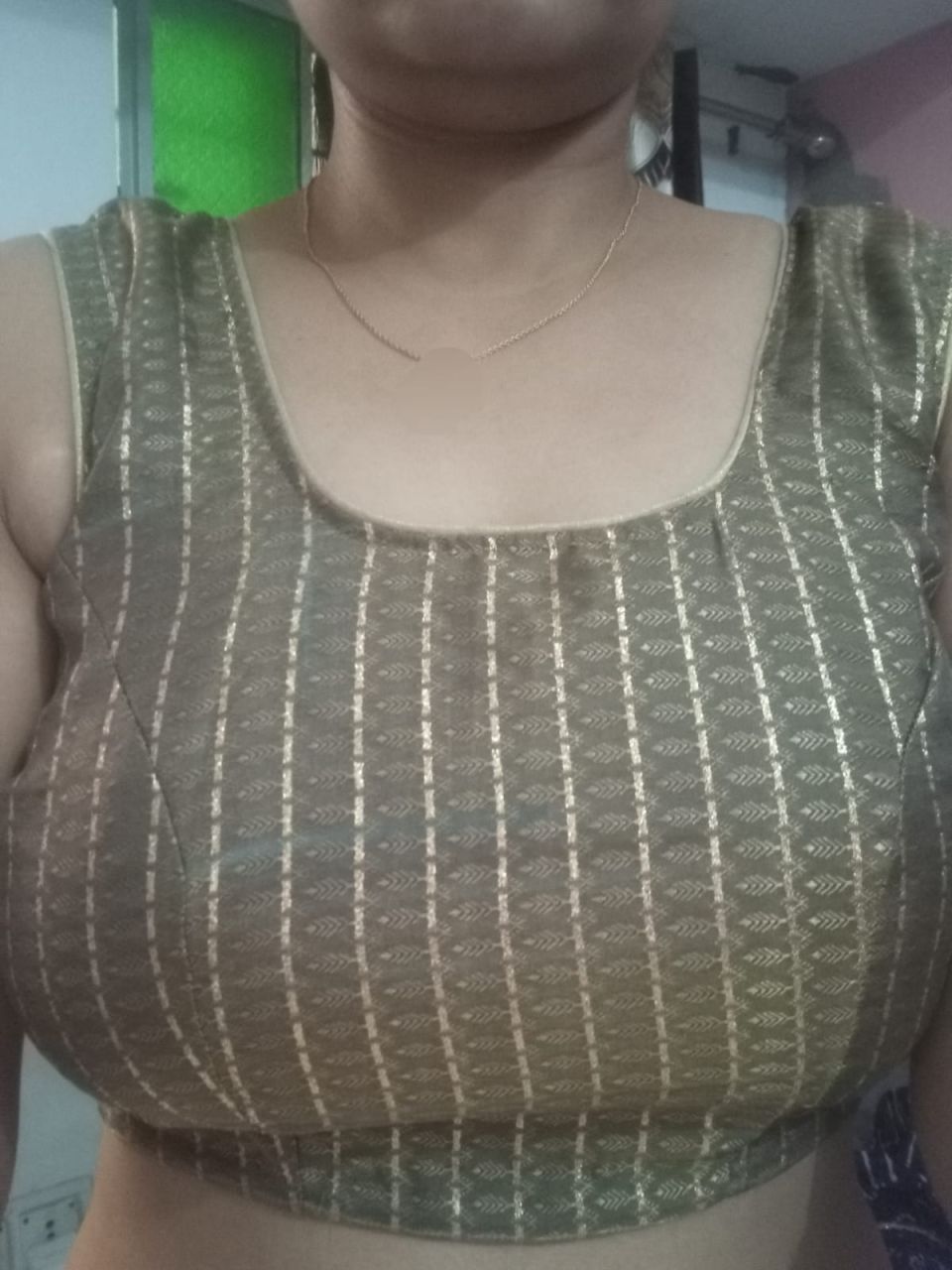 Pihu big tits