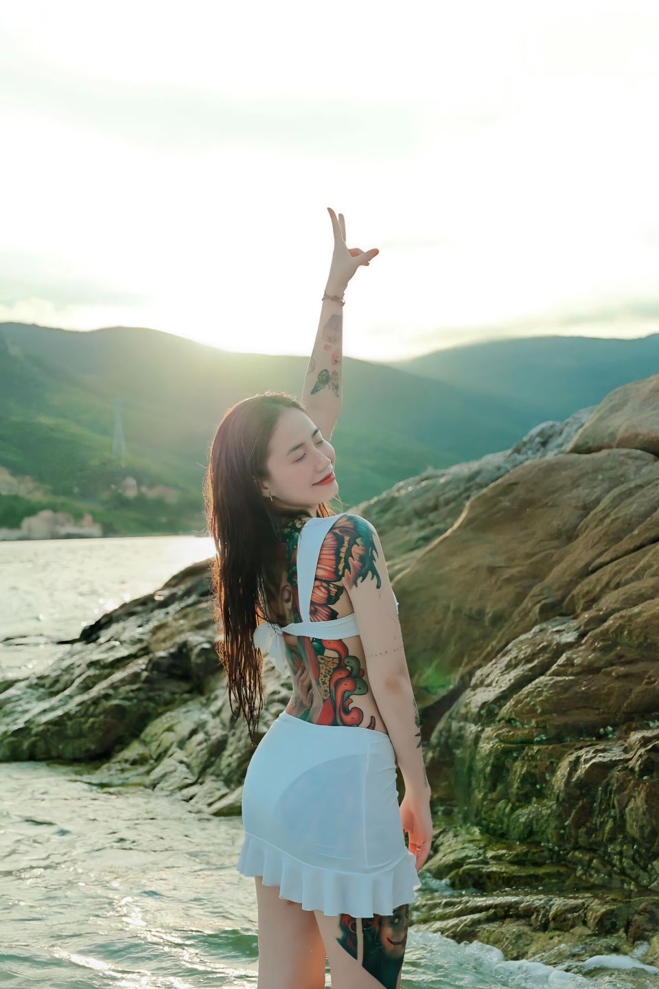 Asian Vietnam Girl Tattoo - Lại Nguyễn Quỳnh Vy