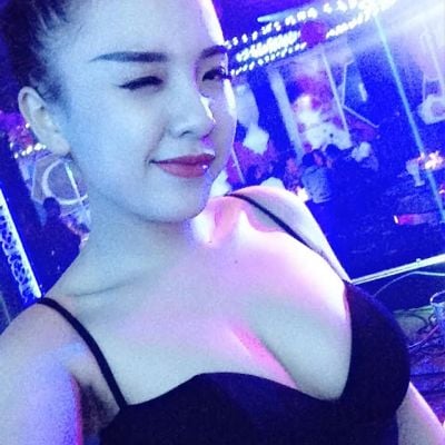 Asian Vietnam Girl Selfie - DJ Kiều Max