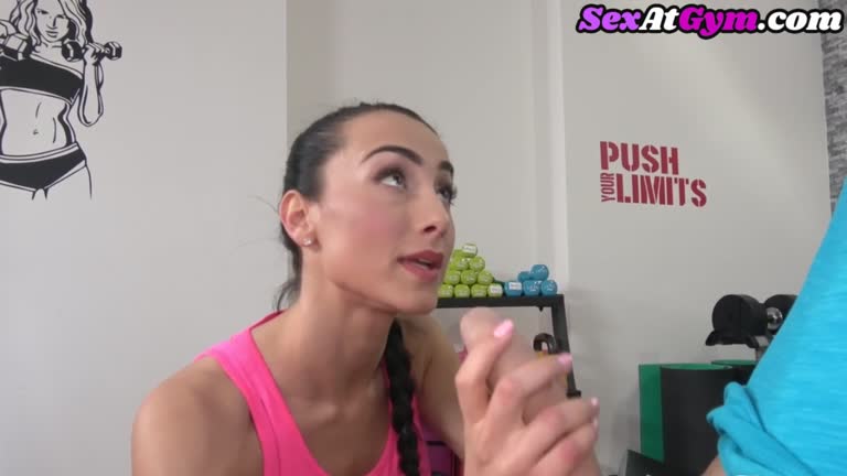 Gym Babe Sucking Personal Trainer Before Oral And Sex