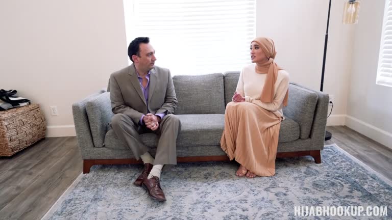 Chloe Amour Hijabhookup