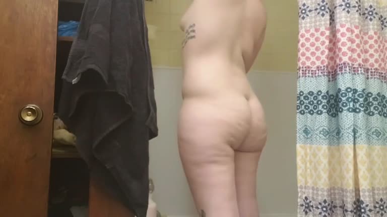 Aroused By My Niece's Fat Pale Ass