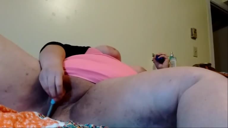 Big Stacey Makes Herself Cum With Sharpies