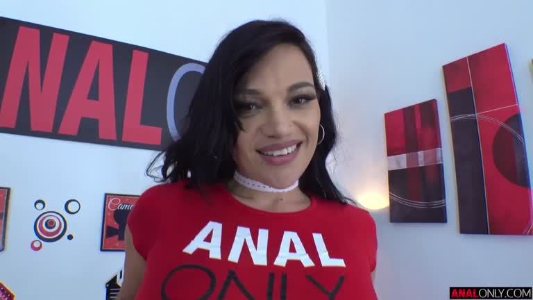 Big Tits 'n' Booty Mona Azar Loves Anal