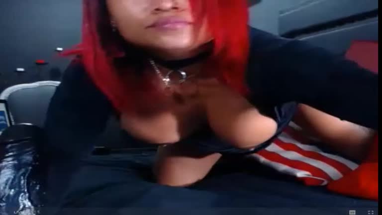 Hot Chick Sucks And Fucks Dildo Live On Webcam