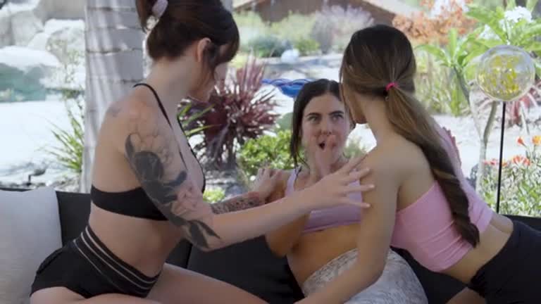 SHV-Lesbian Threesomes Vol 1