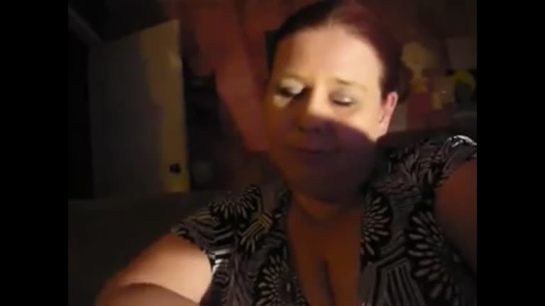 BBW Mom Viona Toying Her Dripping Cunt