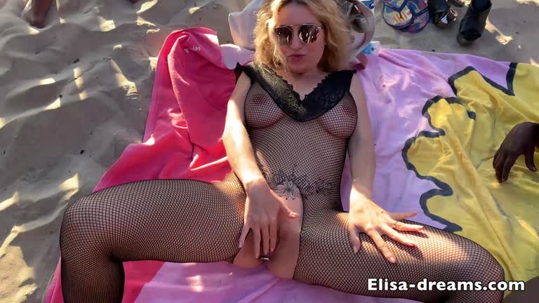 Elisa Dreams - 1/30/20 - Sex Challenge 2019 - Sex And Bukkake On The Beach (25 Cumshots)
