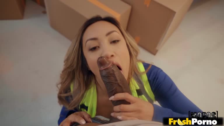 Samantha Lexi - Horny Influencer Lets Her Co-worker Put His Big Package In Her Box