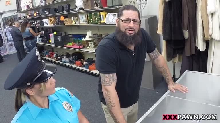 XXX Pawn-Sexy Security Guard Paws Her Gun