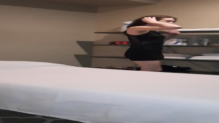 Hot White Brunette About To Suck Cock In Toronto Spa
