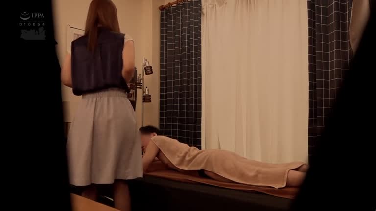Massage Shop Honoka Tsujii, Sarina Momonaga, Maron Natsuki