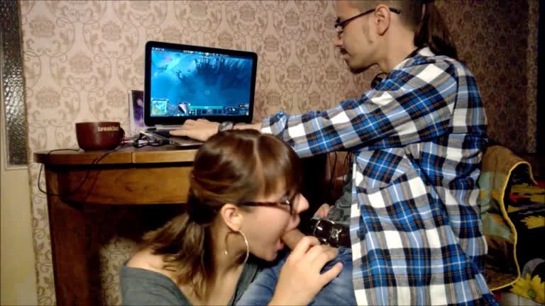 DOTA 2 BLOWJOB: THE BEST WAY TO DISTRACT FROM THE GAME