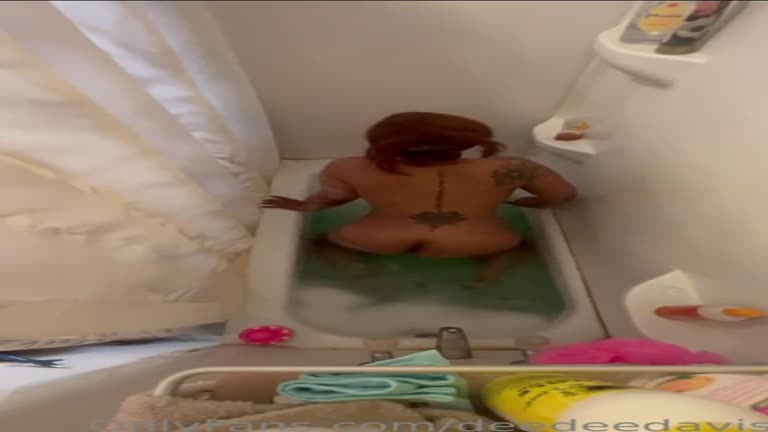Dee Dee Davis BABYGIRL  ! ( Bath Time)  XXX !