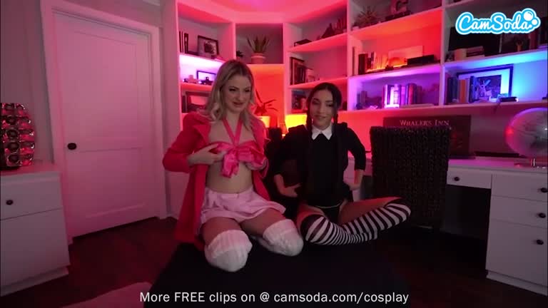 Camsoda-Gothic Teen Gets Licked By Girlfriend