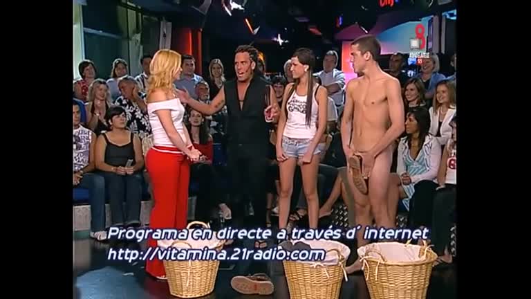 Chicas Se Desnudan  En Vitamina N TV Show