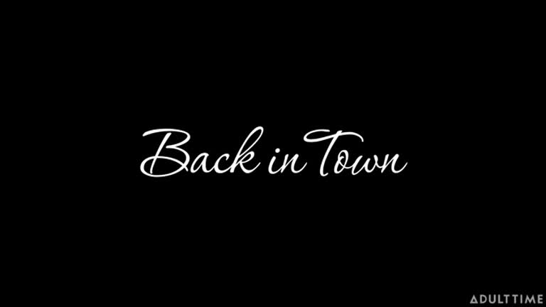 True Lesbian S02 E10: Back In Town