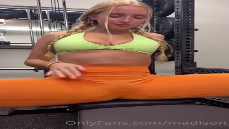 Blonde Amateur Madison Makes Content In Gym
