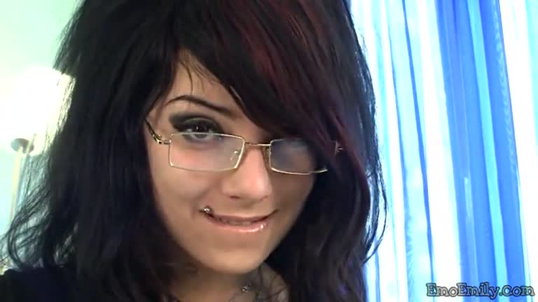 Emo Teen Toying Her Hot Pussy