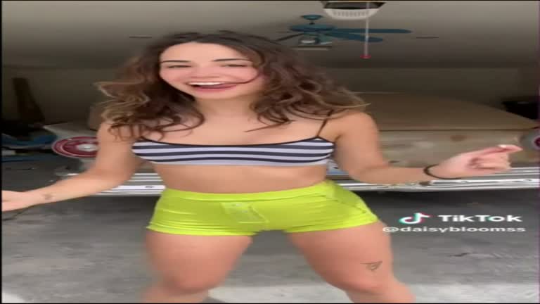 Creampie Sex With Petite TikTok Dancer