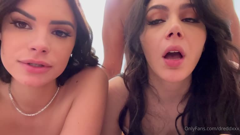 VALENTINA NAPPI & VIOLET STARR - Gigantic Knee-grow's Cock Feeds On Two Whores (Onlyfans)