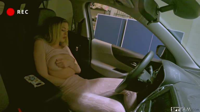 Amber Moore - Stepsis Masturbates In The Car Uhd