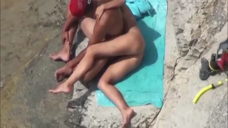 Peeping At Stepdaughter's Sex On The Beach