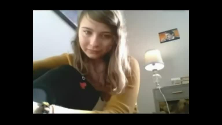 Insane Orgasm During Video Chat (Amalia 19)