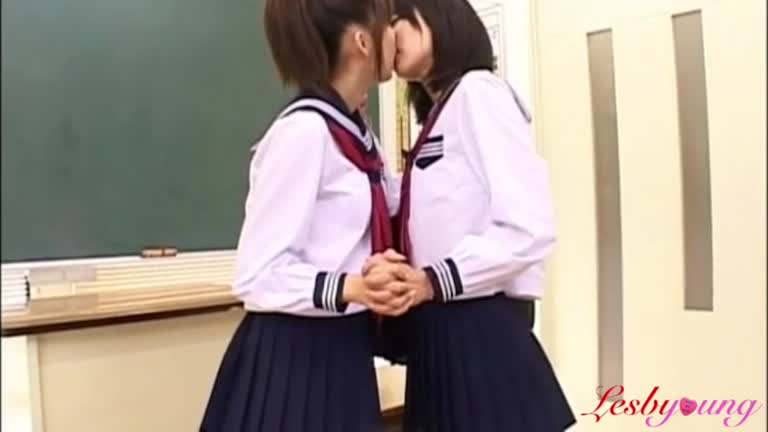 BFF School Girls Make Out And Have Sex