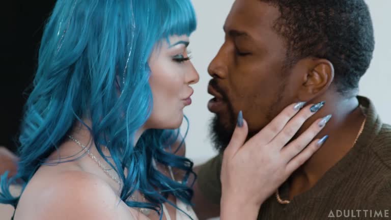 Jewelz Blu Gets Isiah Maxwell Grunting Orgasmic Creampie?