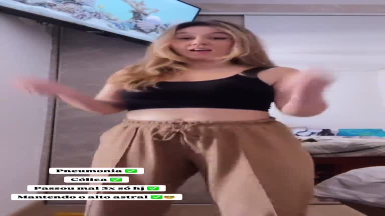 CarolzinhaSG Sempre Arrumando Maneiras De Mostrar A Bunda