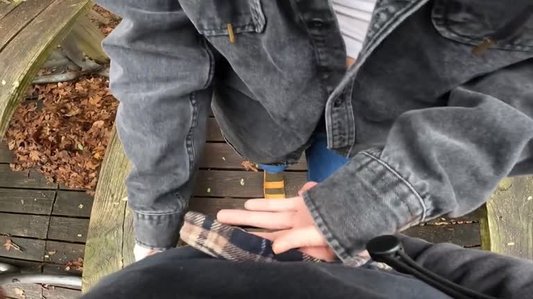 Handjob In Public Park Makes Me Cum