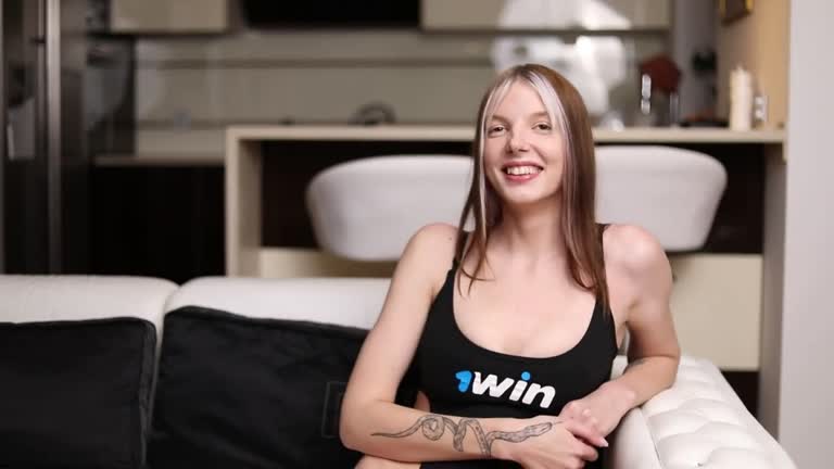 Casting Couch Creampie With A Smiling Big-Titted Beauty