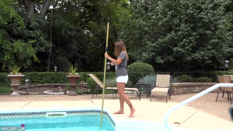 Nikki - Pool Cleaner