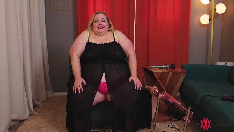 BBW XXX - Vivienne Rose Satisfies Herself By A Machine