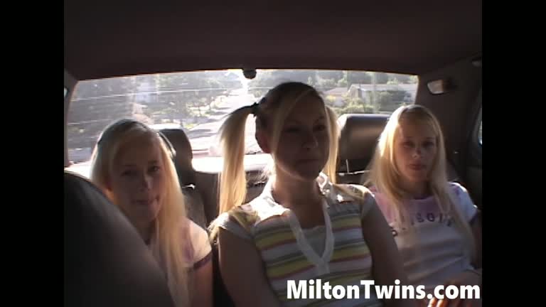 Miltontwin Threesome Lesbian Play At Car