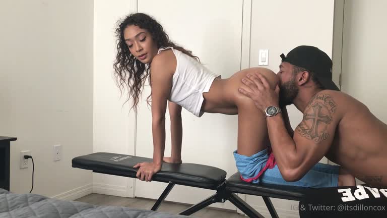 Sarah Lace Gets A Grunting Orgasmic Creampie?