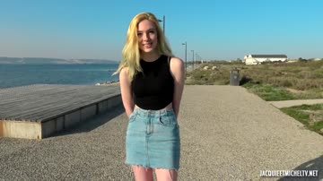 Charlotte, 19 ans, etudiante en arts