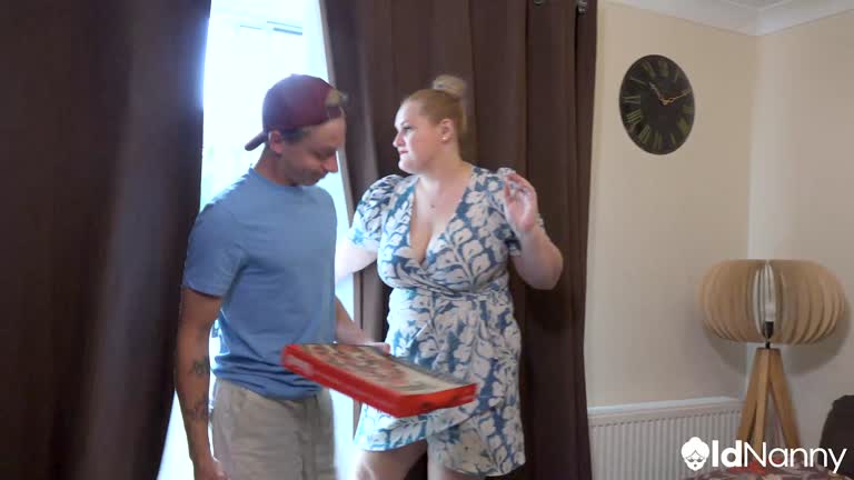 MILF Becky Gives The Pizza Guy A Steamy Payment - AGEDLOVE