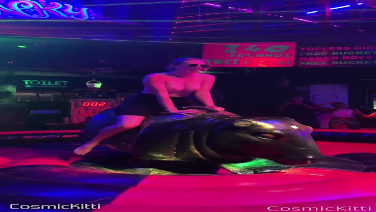 CK - Bull TOPLESS
