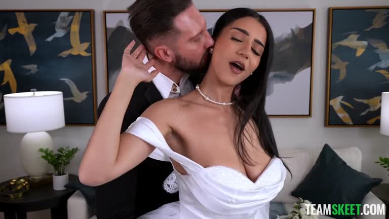 Roxie Sinner- Desperate To Get Pounded