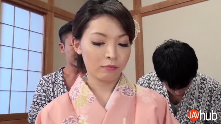 Boys Waiting For Hikaru To Reveal Her Sexy Body For Them