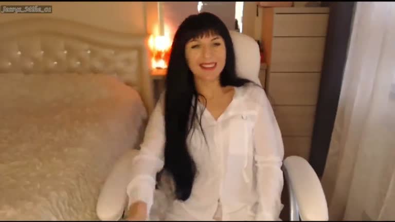 KylierSmilers Aka Jessy M'Lady In Red Stockings Strip Tease Pussy Please 10-05-2019