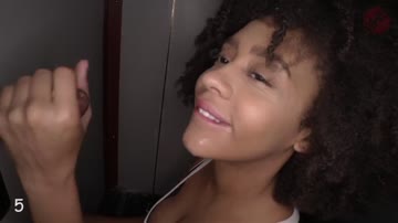 Gloryholeswallow - Missandei VIP Session