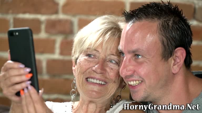 Wrinkly Gilf Gets Facial After Sucking