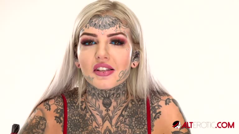 Behind The Scenes For Amber Luke's New Face Tattoo