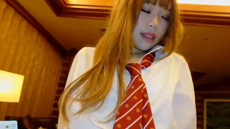 Connected With A Super Cute Schoolgirl Gyaru Who Exposes Erotic Videos On TikTok.